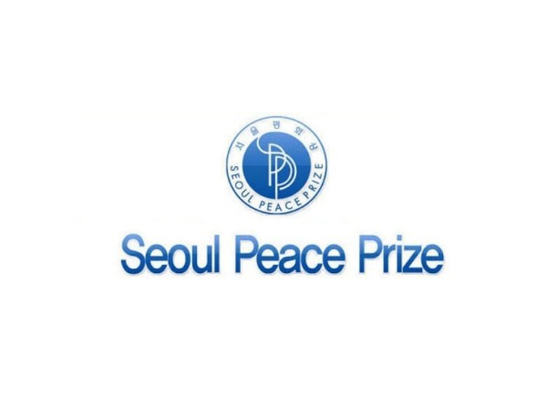 IOC President Thomas Bach receives Seoul Peace Prize