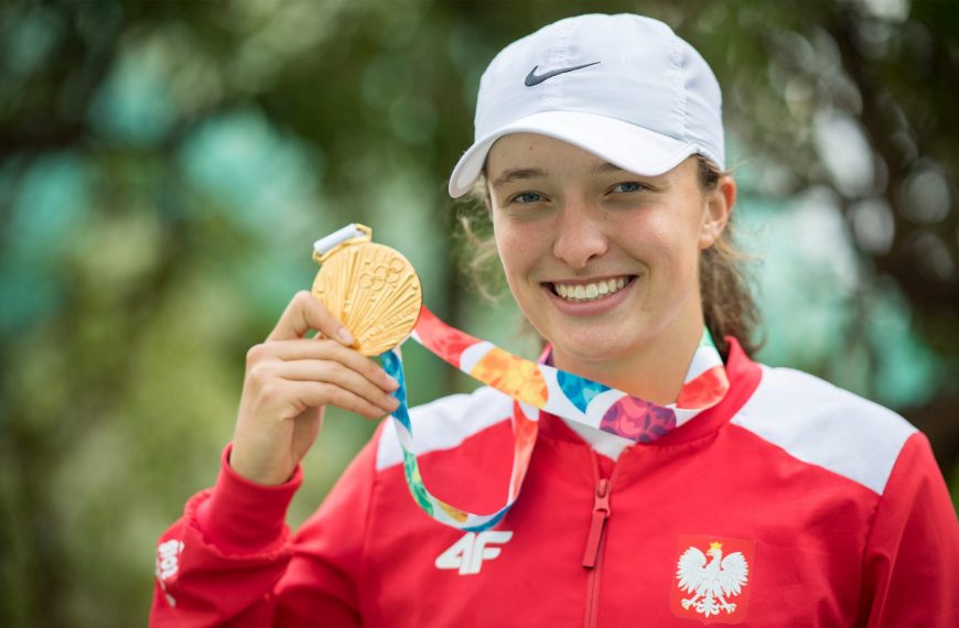 Iga Swiatek becomes first Polish to win “Roland Garros”