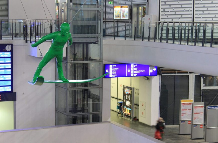 START na Dworcu Centralnym – wystawa rzeźb olimpijczyków