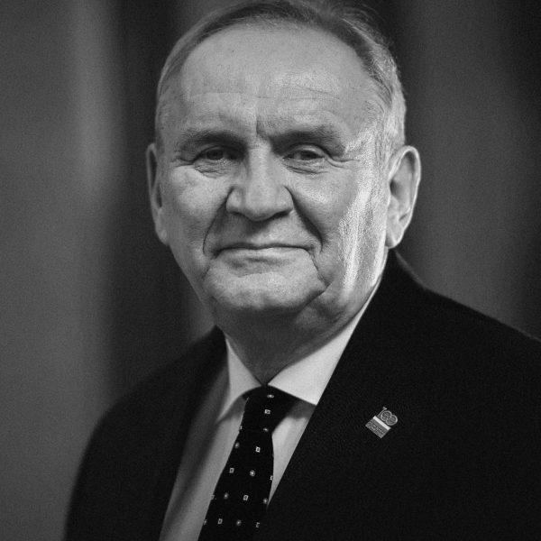 Zmarł Andrzej Kraśnicki, wieloletni prezes Polskiego Komitetu Olimpijskiego
